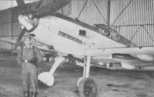 Разведывательный самолет Me 109Е5 выпускался небольшой серией параллельно с - фото 65