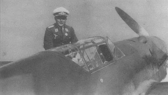 Франке у Me 109 V10 WNr 1010 в Цюрихе Видны отверстия для зарядки - фото 46