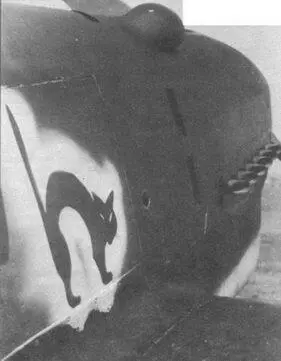 Заметные выхлопные патрубки были отличительной особенностью Me 109С Надпись - фото 67