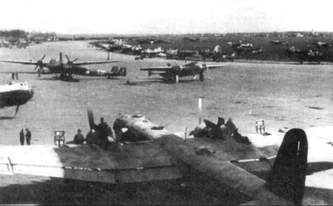 Самолеты He 177А3 из KG 100 на аэродроме МюнхенРим весна 1944 года Не 274 - фото 24