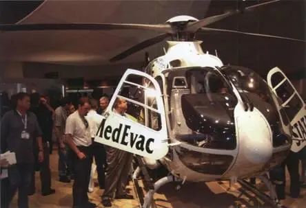 Вертолет ЕС135 на стенде компании Eurocopter Компания Bell объявила о - фото 78