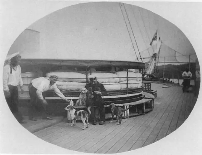 Адмирал Нахимов во втором дальнем плавании На нижних фото справа в - фото 47