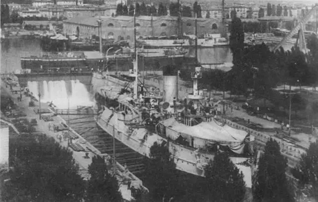 Адмирал Нахимов выходит из дока Специя 1900 г У берегов Франции В - фото 70