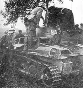 PzI AusfA во время маневров Танковая колонна националистов PzI AusfA - фото 30