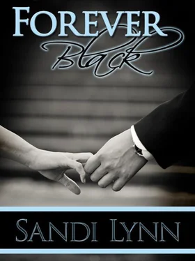 Sandi Lynn Forever Black обложка книги