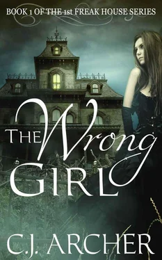 C. Archer The Wrong Girl обложка книги