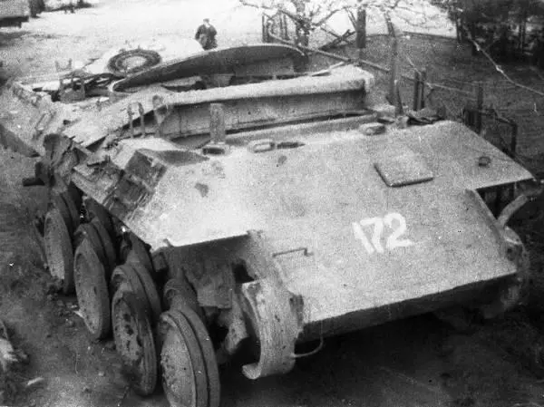 Ремонтный танк Bergepanther на базе PzV Ausf D брошенный на сборном пункте - фото 109