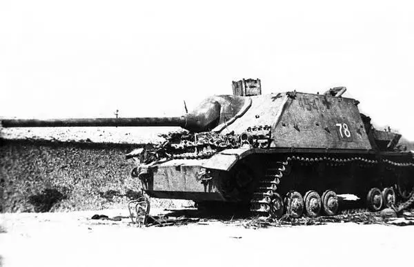 Брошенный истребитель танков PzIV70A Район озера Балатон март 1945 года - фото 127