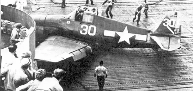 F6F3 30 из VF1 сел на палубу авианосца Yorktown несмотря на то что почти - фото 78
