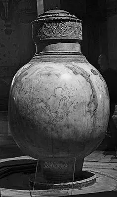 Рис 123 Один из мраморных сосудов в Большой Софии Вероятно был - фото 23