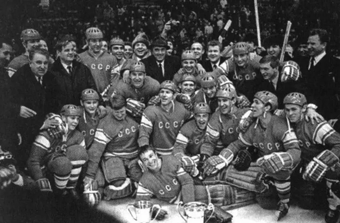 Сборная СССР на ЧM в Стокгольме 1969 г В середине марта 1969 года начался - фото 8