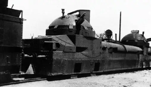 Еще одно фото мотоброневагона 0RLIK в Китае 1925 год Хорошо виден - фото 287