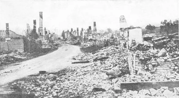 THE RUINS OF YPRES ONCE A DELIGHTFUL OLD FLEMISH TOWN To show the complete - фото 204