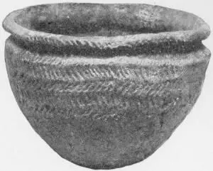 SPECIMEN OF NEOLITHIC POTTERY Dug up at Mortlake from the Thames Bed Brit - фото 44