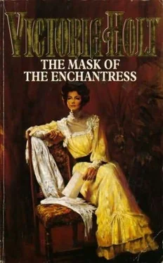 Виктория Холт The Mask of the Enchantress обложка книги