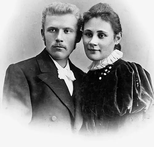 Д Е Толстой и М Д Вяльцева Дед и бабушка со стороны отца Война - фото 9
