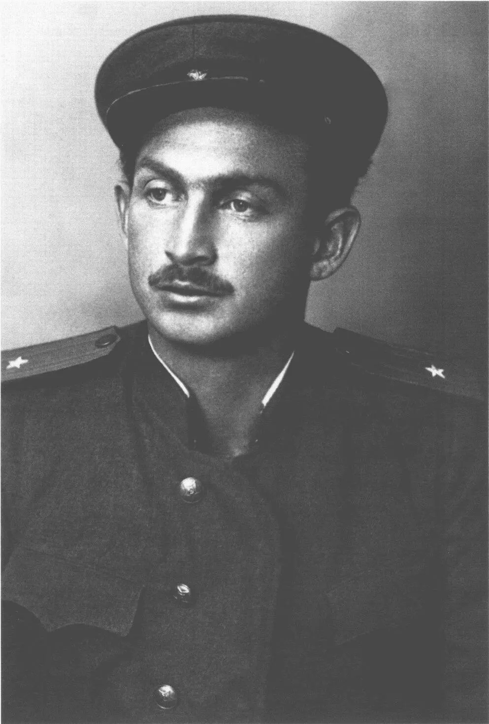 Борис Слуцкий 1945 г Родители Абрам Наумович и Александра Абрамовна - фото 1