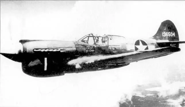 P40K 4136504 Виден удлиненный киль Три истребителя Curtiss на - фото 16
