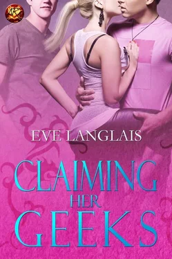 Eve Langlais Claiming Her Geeks обложка книги