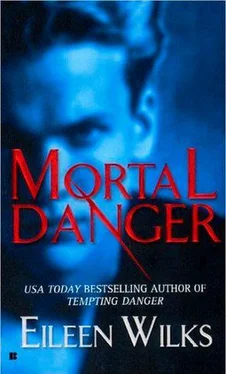 Eileen Wilks Mortal Danger обложка книги