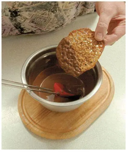 Use nonstick cookie sheets or line cookie sheets with parchment paper Moisten - фото 50