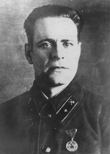 К Заслонов На наш взгляд к партизанам перешло более 200 народников Цифры - фото 46