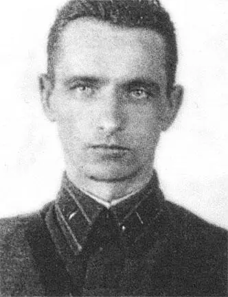 Командир Первой русской национальной бригады СС Дружина В ГильРодионов - фото 51