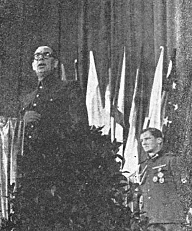 Торжественное собрание в Доме Европы Берлин 18 ноября 1944 г Выступает А - фото 56
