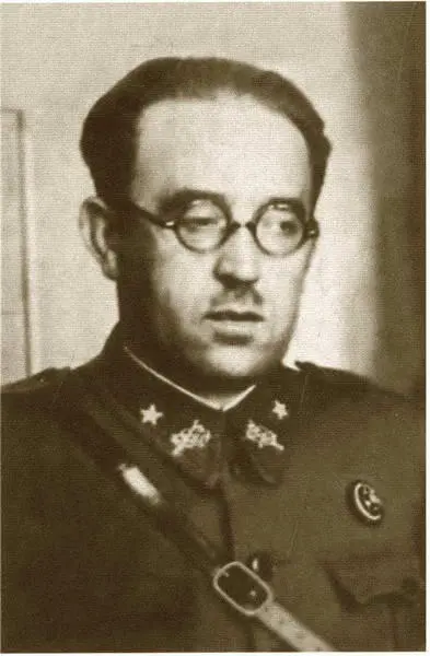 Генерал Висенте Рохо начальник Генерального штаба сил обороны Мадрида - фото 30