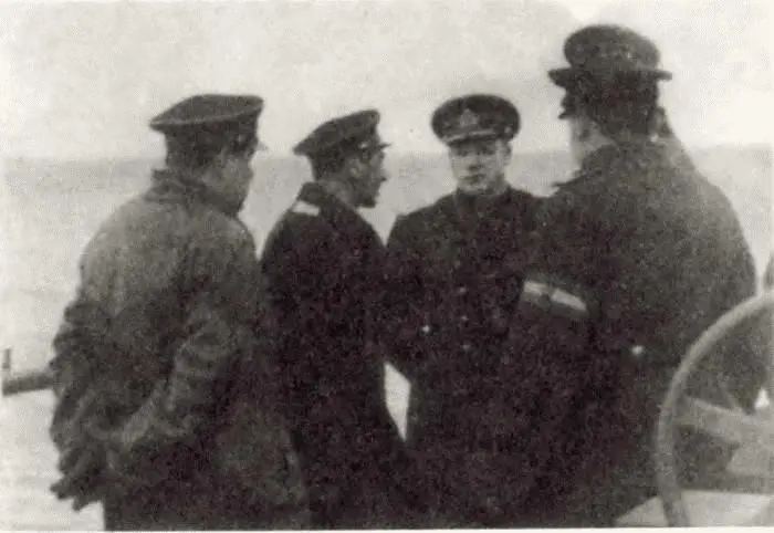 Севастополь февраль 1945 г В Севастополь я приехал за неделю до начала - фото 18