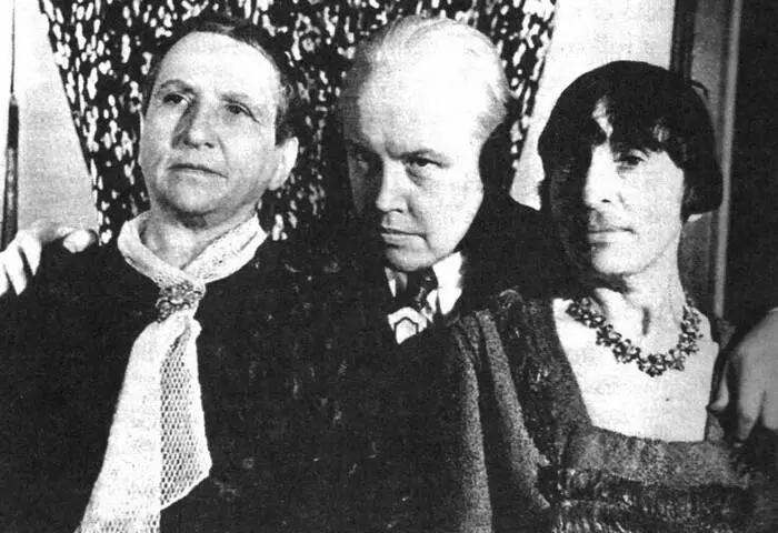 С Ван Вехтеном в Америке 1934 г С Франсисом Роузом Шервуд Андерсон сле - фото 30