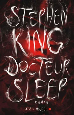 Stephen King Docteur Sleep обложка книги