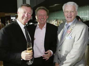 My hero Denis Law and close friend Bobby Robson at a lunch to celebrate my 20th - фото 116