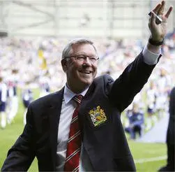 Drama to the end At West Brom for my final game waving to my family before a - фото 161
