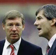 Martin Edwards the United Chairman stood by me in the dark days before my - фото 92