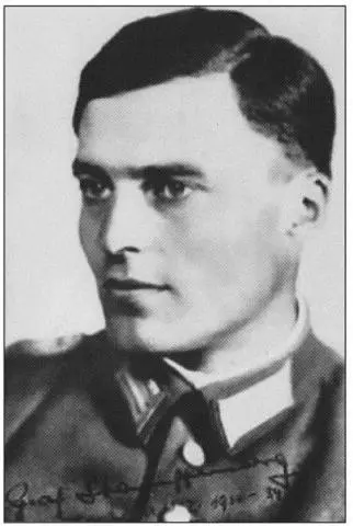 Claus Schenk Graf von Stauffenberg though promoted by Hitler was determined - фото 69