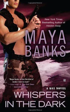 Maya Banks Whispers in the Dark обложка книги