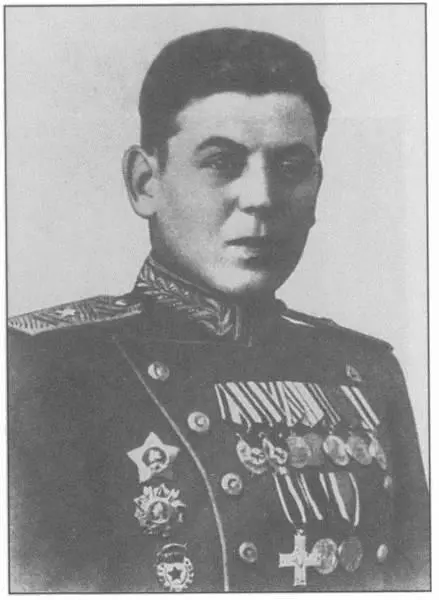 В И Сталин командир 286й авиадивизии В И Сталин в зените славы - фото 23