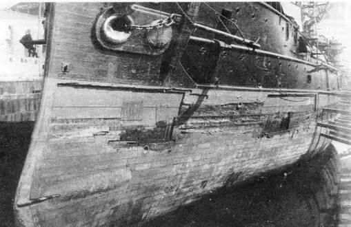 На ремонте в Специи весна 1900 г Поврежденная обшивка и погнутые лопасти - фото 35
