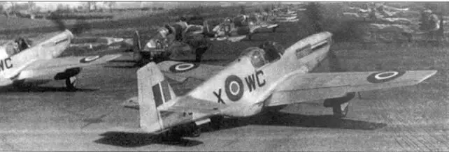 Мустанг Мк III из 309й эскадрильи RAF на взлетной полосе аэродрома - фото 17