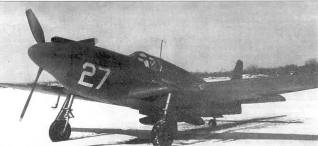 Р51 на аэродроме в Аляске 1943 год Большой номер на капоте двигателя - фото 25