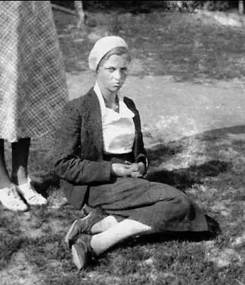 Grandma Hundley my fathers mother when she was younger Grandpa Hartsock - фото 8