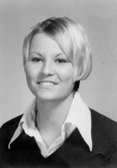 Junior year of high school Suddenly blonde My cousin Diane the closest I - фото 18