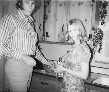 With my first husband Frank Patton two months after our wedding Told you he - фото 25