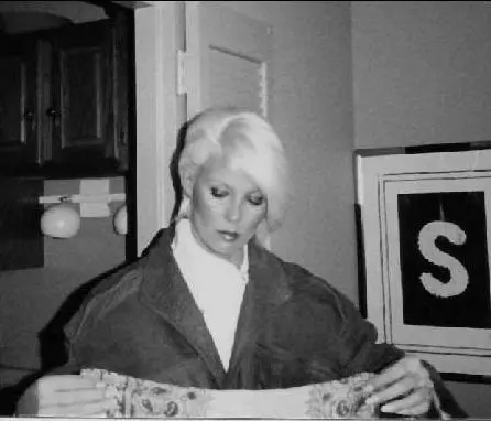 In the first home I owned all by myself Chicago 1986 On the radio - фото 89
