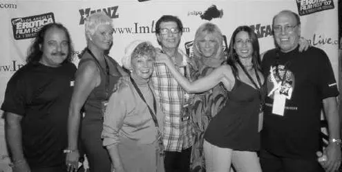 What a lineup Ron Jeremy Seka Georgina Spelvin director Henri Pachard - фото 107