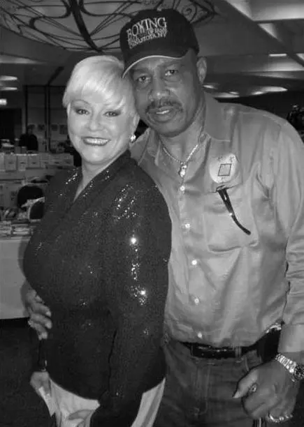 With Big Ken Norton former heavyweight champ Making a Soup Nazi sandwich - фото 118