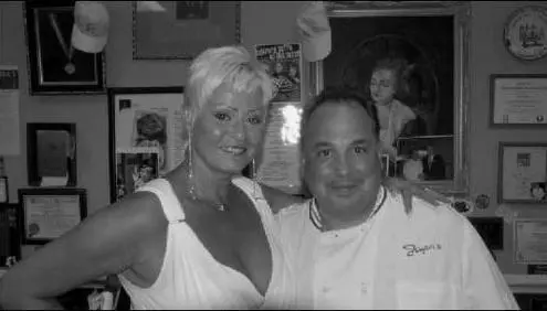 With Jasper of Jaspers restaurant in Kansas City Ill do anything for a - фото 127