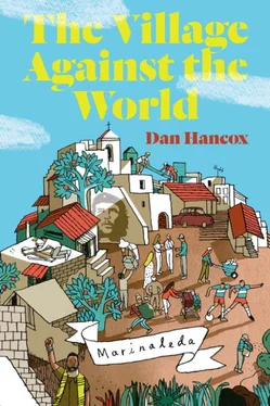Dan Hancox The Village Against the World обложка книги