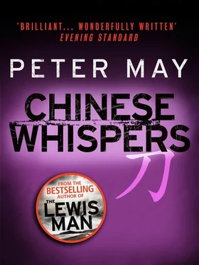 Peter May Chinese Whispers обложка книги